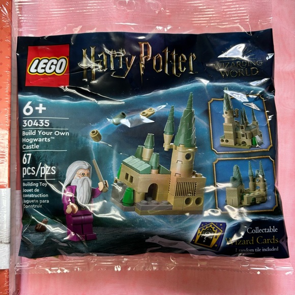 Harry Potter Hogwarts Wizarding World Journal + Hogwarts Lego Set - Picture 4 of 6